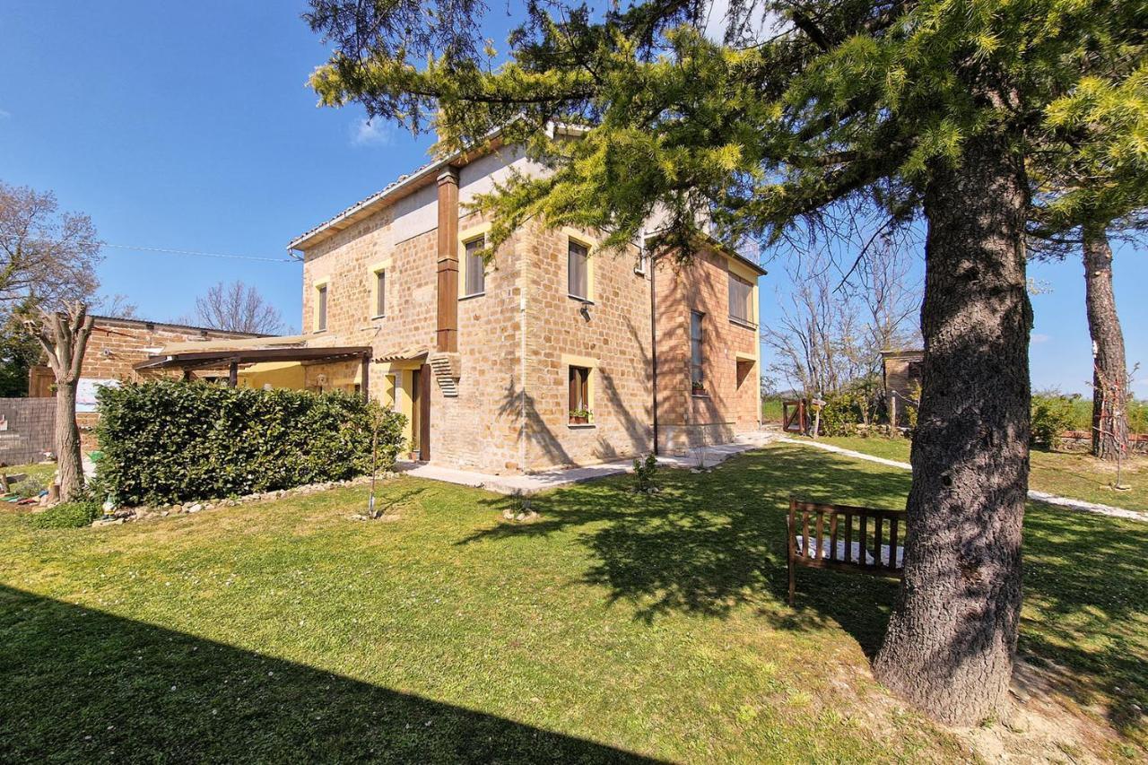 Villa Pilotti Country House Penna San Giovanni Eksteriør bilde